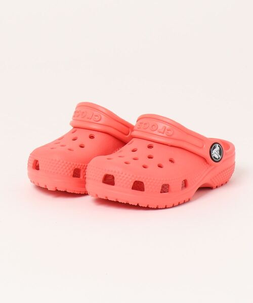 crocs(クロックス)の「クロックス クラシック クロッグ トドラー サンダル / crocs Classic Clog Toddler Sandal(サンダル・キッズ・ホワイト/ブラック/パープル/ネイビー/レッド/ピンク/オレンジ/ブルー/グリーン/ブルー系その他/イエロー系その他/レモンイエロー/ブルー系その他3/ブルー系その他2/オレンジ系その他3/グリーン系その他4/ピンク系その他6/レッド系その他/ベージュ/ピンク系その他7/ブルー系その他4・15cm/14cm/16.5cm/17.5cm/15.5cm)」の17枚目の写真