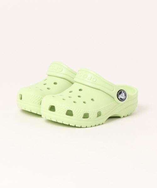 crocs(クロックス)の「クロックス クラシック クロッグ トドラー サンダル / crocs Classic Clog Toddler Sandal(サンダル・キッズ・ホワイト/ブラック/パープル/ネイビー/レッド/ピンク/オレンジ/ブルー/グリーン/ブルー系その他/イエロー系その他/レモンイエロー/ブルー系その他3/ブルー系その他2/オレンジ系その他3/グリーン系その他4/ピンク系その他6/レッド系その他/ベージュ/ピンク系その他7/ブルー系その他4・15cm/14cm/16.5cm/17.5cm/15.5cm)」の5枚目の写真