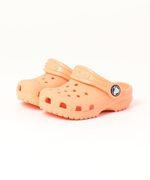 crocs(クロックス)の「クロックス クラシック クロッグ トドラー サンダル / crocs Classic Clog Toddler Sandal(サンダル・キッズ・ホワイト/ブラック/パープル/ネイビー/レッド/ピンク/オレンジ/ブルー/グリーン/ブルー系その他/イエロー系その他/レモンイエロー/ブルー系その他3/ブルー系その他2/オレンジ系その他3/グリーン系その他4/ピンク系その他6/レッド系その他/ベージュ/ピンク系その他7/ブルー系その他4・15cm/14cm/16.5cm/17.5cm/15.5cm)」の21枚目の写真