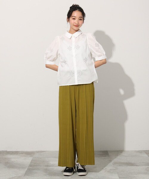 Cutie Blonde（キューティーブロンド）の「◆刺繍半袖ブラウス（シャツ/ブラウス・レディース・オフホワイト/ブルー系7・01/02/03）」の9枚目の写真