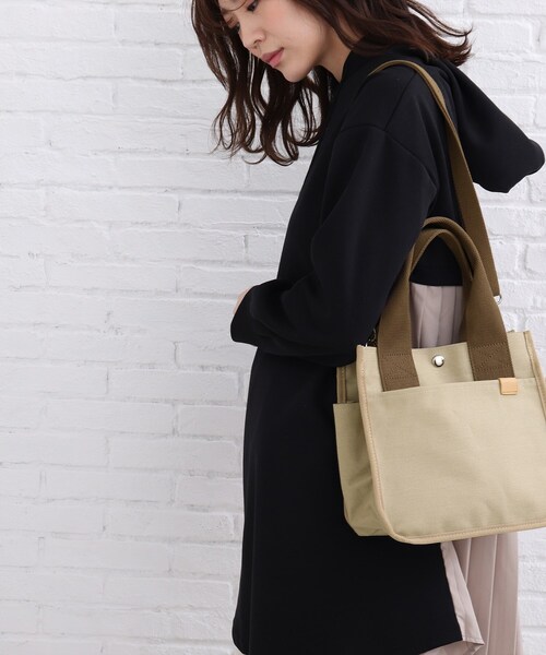 SHOO・LA・RUE(シューラルー)の「◆【多ポケット】キャンバス2WAYトート(トートバッグ・レディース・チャコールグレー/ダークブラウン/ブルー/ライトグリーン/ベージュ系その他7/ピンク系/ライトベージュ・00)」の14枚目の写真