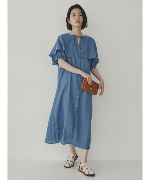 COTORICA（コトリカ）の「ケープカラーシャツワンピース（ワンピース・レディース・ブラック/オフホワイト/ブルー/グリーン・FREE）」の4枚目の写真