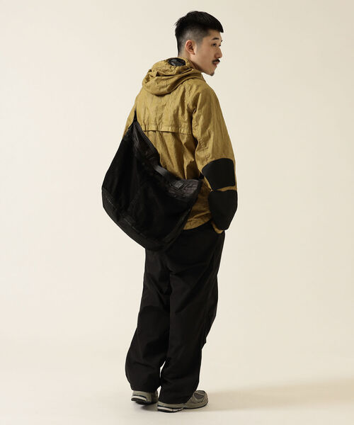 C.P. COMPANY（シーピーカンパニー）の「C.P. Company × Clarks