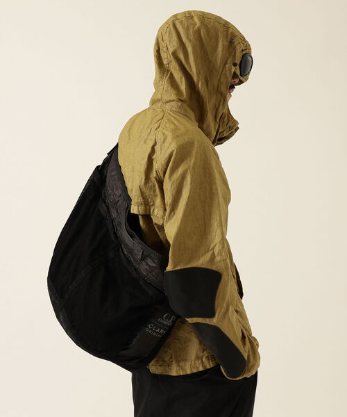 C.P. COMPANY（シーピーカンパニー）の「C.P. Company × Clarks