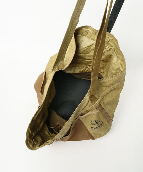 C.P. COMPANY（シーピーカンパニー）の「C.P. Company × Clarks