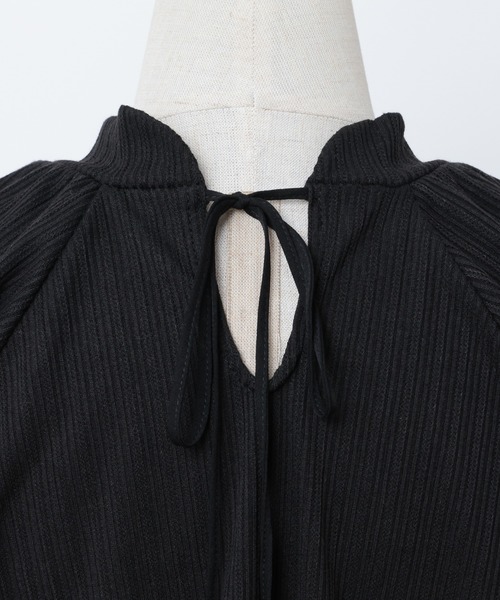 one after another NICE CLAUP（ワンアフターアナザーナイスクラップ）の「バルーンスリーブ肩あきテレコトップス（Tシャツ/カットソー・レディース・オフホワイト/ブラック/ブラウン・FREE）」の16枚目の写真