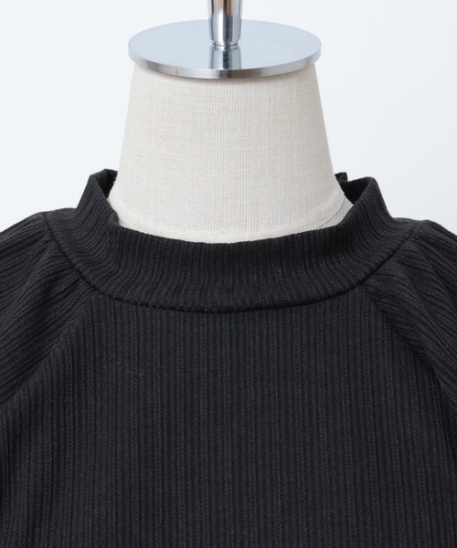 one after another NICE CLAUP（ワンアフターアナザーナイスクラップ）の「バルーンスリーブ肩あきテレコトップス（Tシャツ/カットソー・レディース・オフホワイト/ブラック/ブラウン・FREE）」の10枚目の写真