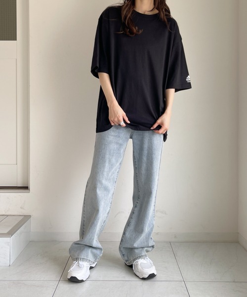 adidas(アディダス)の「adidas COMBAT SPORTS(アディダス コンバットスポーツ)/T-shirts オーバーサイズ袖ロゴTシャツ(Tシャツ/カットソー・レディース・ホワイト/ブラック/アイボリー/グリーン・M/L)」の17枚目の写真