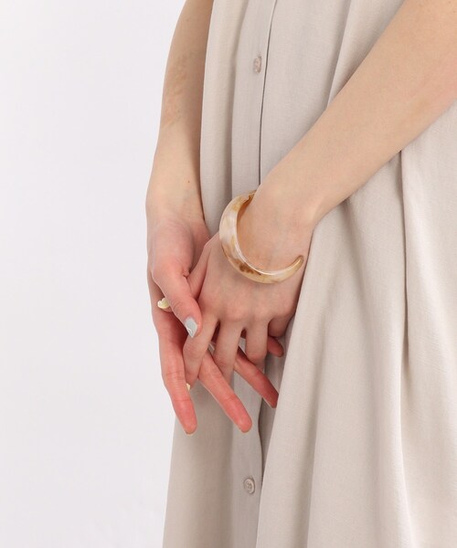 SHOO・LA・RUE（シューラルー）の「◆Cシルエットバングル（ブレスレット・レディース・ダークグリーン/ダークブラウン/ライトベージュ・00）」の6枚目の写真