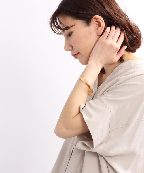 SHOO・LA・RUE（シューラルー）の「◆Cシルエットバングル（ブレスレット・レディース・ダークグリーン/ダークブラウン/ライトベージュ・00）」の7枚目の写真