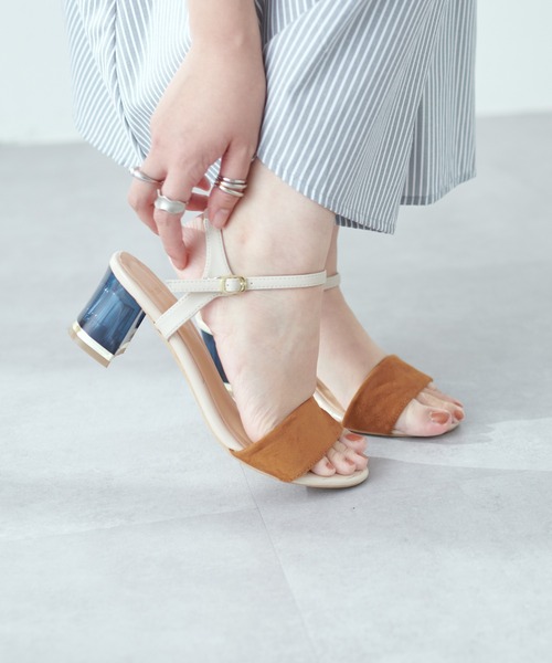 natural couture（ナチュラルクチュール）の「クリアヒールサンダル（サンダル・レディース・アイボリー/ブラック/キャメル・LARGE/MEDIUM）」の3枚目の写真