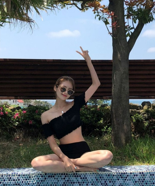 c.u.l(シーユーエル)の「オフショルダー セットアップ 水着 ビスチェ culb25(水着・レディース・ブラック/ブラウン/グリーン・M/XL/L)」の20枚目の写真