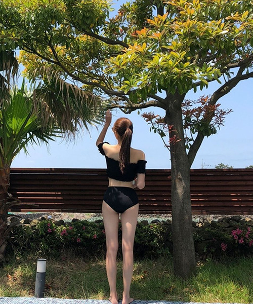 c.u.l(シーユーエル)の「オフショルダー セットアップ 水着 ビスチェ culb25(水着・レディース・ブラック/ブラウン/グリーン・M/XL/L)」の7枚目の写真