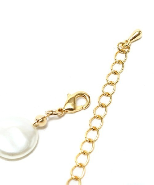 atmos pink（アトモスピンク）の「atmos pink シェルネックレス（ネックレス・レディース・アイボリー・FREE）」の4枚目の写真