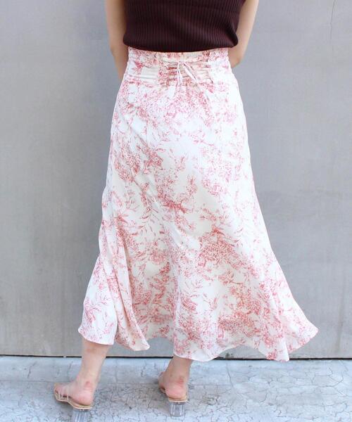 INGNI（イング）の「BACKレースUP花柄マーメイド／スカート（スカート・レディース・ホワイト×レッド/ホワイト×ブルー/ホワイト×グレー・FREE）」の9枚目の写真