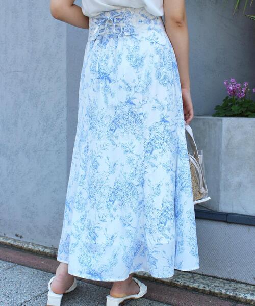 INGNI（イング）の「BACKレースUP花柄マーメイド／スカート（スカート・レディース・ホワイト×レッド/ホワイト×ブルー/ホワイト×グレー・FREE）」の13枚目の写真