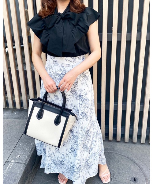 INGNI（イング）の「BACKレースUP花柄マーメイド／スカート（スカート・レディース・ホワイト×レッド/ホワイト×ブルー/ホワイト×グレー・FREE）」の17枚目の写真