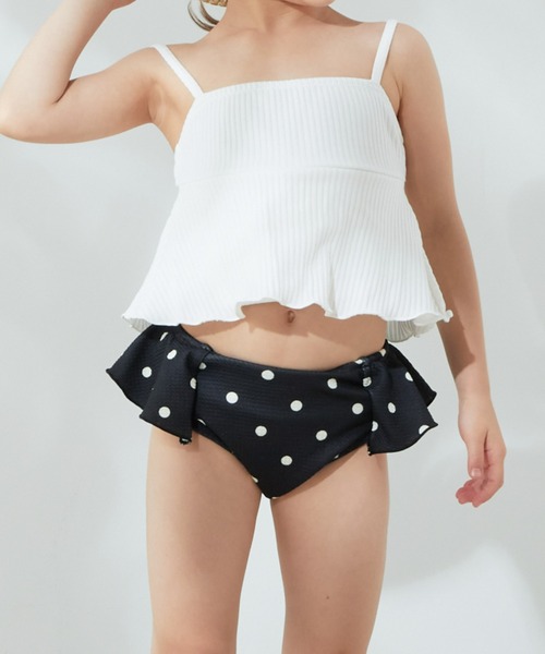 Chico（チコ）の「【水着/ショーツ】Kids サイドフリルショーツ（水着・キッズ・ブラック/ホワイト系その他2/ブラック系その他2/ホワイト/ブラック系その他3/ホワイト系その他3・110/130）」の6枚目の写真