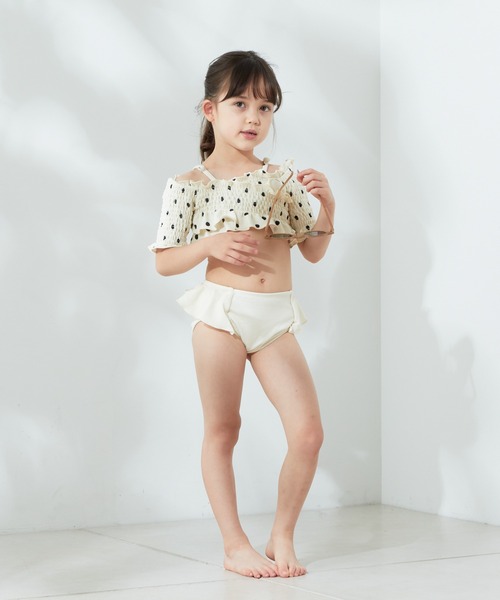 Chico（チコ）の「【水着/ショーツ】Kids サイドフリルショーツ（水着・キッズ・ブラック/ホワイト系その他2/ブラック系その他2/ホワイト/ブラック系その他3/ホワイト系その他3・110/130）」の13枚目の写真
