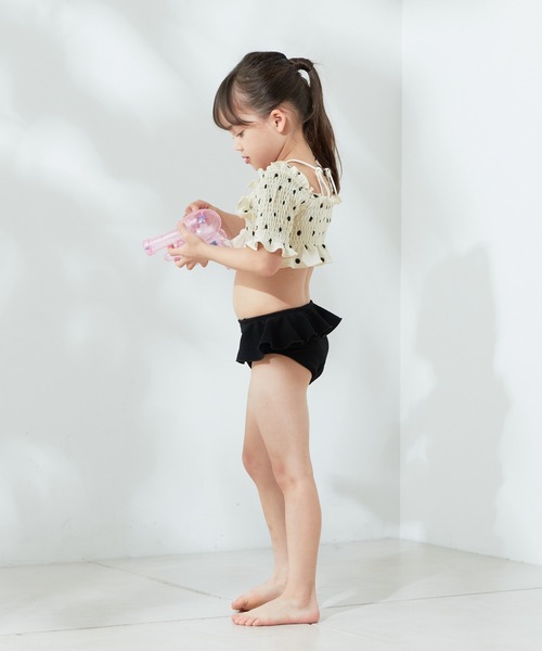 Chico（チコ）の「【水着/ショーツ】Kids サイドフリルショーツ（水着・キッズ・ブラック/ホワイト系その他2/ブラック系その他2/ホワイト/ブラック系その他3/ホワイト系その他3・110/130）」の16枚目の写真
