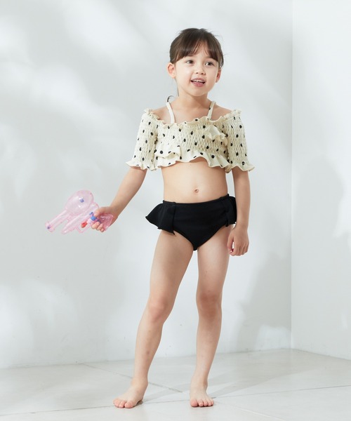 Chico（チコ）の「【水着/ショーツ】Kids サイドフリルショーツ（水着・キッズ・ブラック/ホワイト系その他2/ブラック系その他2/ホワイト/ブラック系その他3/ホワイト系その他3・110/130）」の17枚目の写真