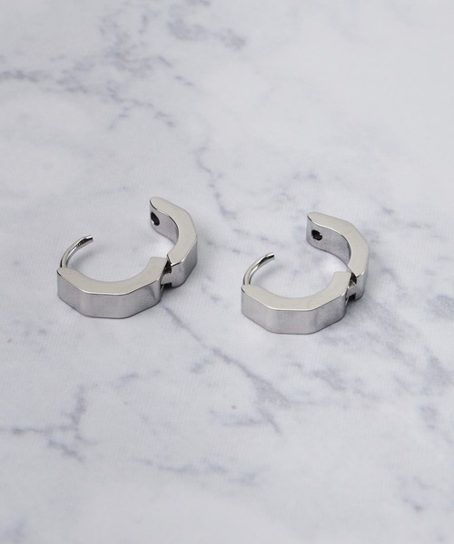 ADPOSION(アドポーション)の「カッティング フープピアス(ピアス(両耳用)・メンズ・ブラック系1/ブラック系2/シルバー系1/シルバー系2・FREE)」の12枚目の写真