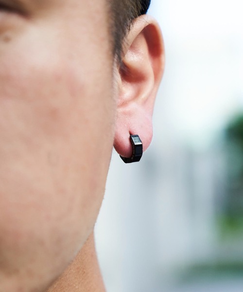ADPOSION(アドポーション)の「カッティング フープピアス(ピアス(両耳用)・メンズ・ブラック系1/ブラック系2/シルバー系1/シルバー系2・FREE)」の14枚目の写真