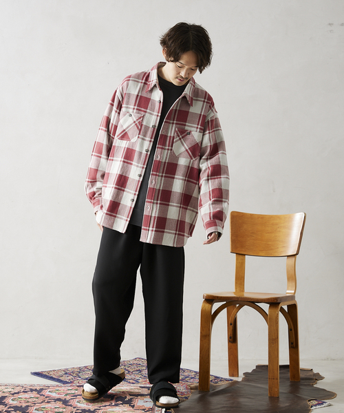 JOURNAL STANDARD relume（ジャーナルスタンダード　レリューム）の「セミワイドデニムスラックス（デニムパンツ・メンズ・ブラック/ネイビー・MEDIUM/LARGE）」の10枚目の写真
