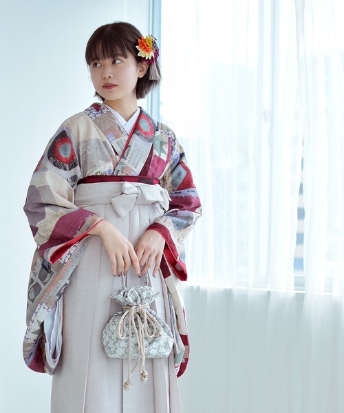 utatane(ウタタネ)の「巾着バッグ 小花 日本製(和装小物・レディース・グレー・FREE)」の8枚目の写真