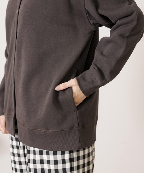 URBAN RESEARCH Sonny Label(アーバンリサーチサニーレーベル)の「クルーネックスウェットカーディガン(カーディガン/ボレロ・レディース・ピンク/チャコールグレー/ネイビー/カーキ・FREE)」の11枚目の写真