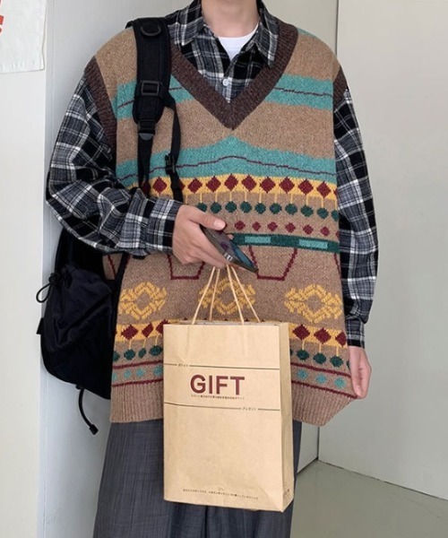 MGV(エムジーヴィー)の「ビックシルエットVネックニットベスト(ベスト・メンズ・ブラウン/ブルー/グリーン・MEDIUM/LARGE/X-LARGE)」の4枚目の写真