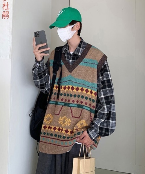 MGV(エムジーヴィー)の「ビックシルエットVネックニットベスト(ベスト・メンズ・ブラウン/ブルー/グリーン・MEDIUM/LARGE/X-LARGE)」の7枚目の写真
