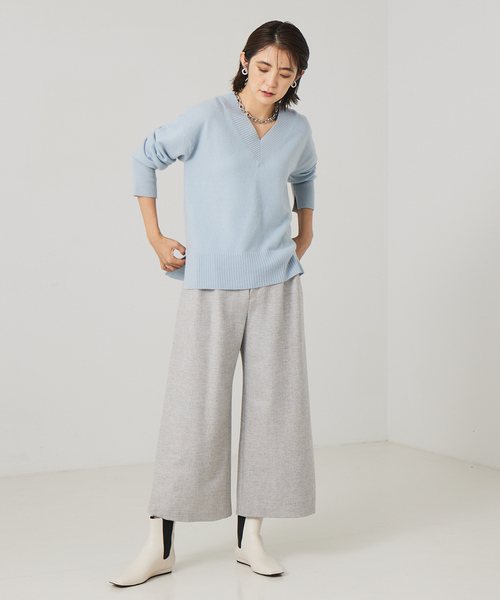 qualite（カリテ）の「ファインVネックプルオーバー（ニット/セーター・レディース・チャコールグレー/サックスブルー/オフホワイト・フリー）」の4枚目の写真