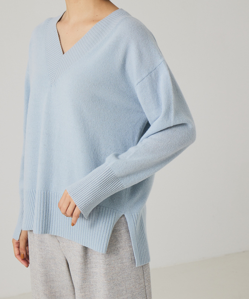 qualite（カリテ）の「ファインVネックプルオーバー（ニット/セーター・レディース・チャコールグレー/サックスブルー/オフホワイト・フリー）」の14枚目の写真