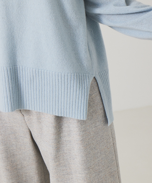 qualite（カリテ）の「ファインVネックプルオーバー（ニット/セーター・レディース・チャコールグレー/サックスブルー/オフホワイト・フリー）」の5枚目の写真