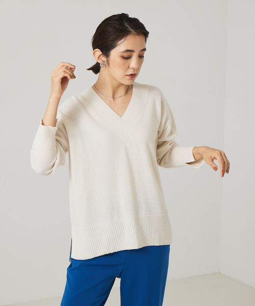 qualite（カリテ）の「ファインVネックプルオーバー（ニット/セーター・レディース・チャコールグレー/サックスブルー/オフホワイト・フリー）」の13枚目の写真