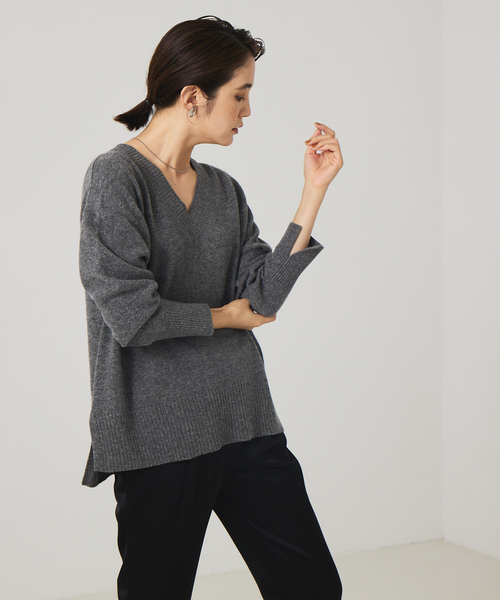 qualite（カリテ）の「ファインVネックプルオーバー（ニット/セーター・レディース・チャコールグレー/サックスブルー/オフホワイト・フリー）」の22枚目の写真