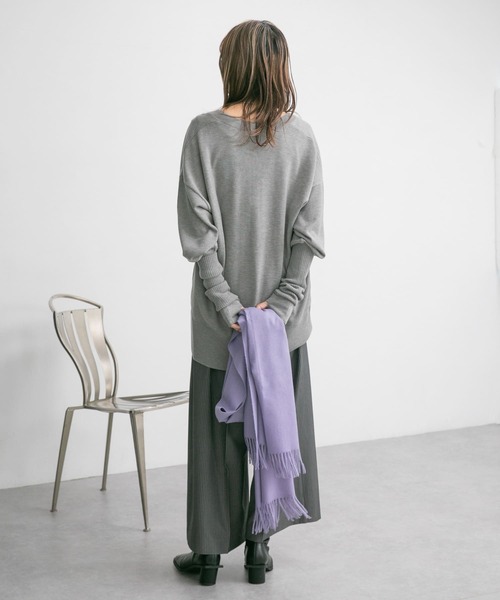 KBF（ケイビーエフ）の「アームウォーマーSETロングニット（ニット/セーター・レディース・グレー/レッド/ブラウン・ONE）」の17枚目の写真