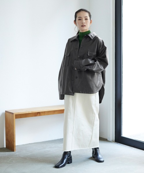 titivate(ティティベイト)の「エコレザーオーバーサイズシャツジャケット(ライダースジャケット・レディース・グレイッシュベージュ/アイボリー/ブラック・S/M)」の8枚目の写真