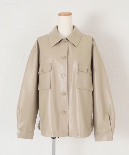 titivate(ティティベイト)の「エコレザーオーバーサイズシャツジャケット(ライダースジャケット・レディース・グレイッシュベージュ/アイボリー/ブラック・S/M)」の11枚目の写真