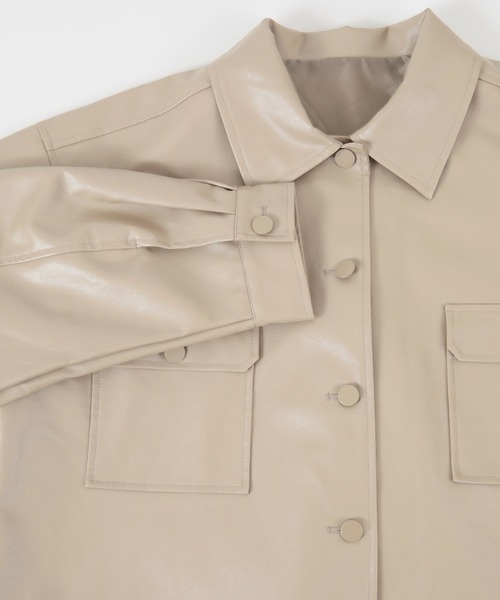titivate(ティティベイト)の「エコレザーオーバーサイズシャツジャケット(ライダースジャケット・レディース・グレイッシュベージュ/アイボリー/ブラック・S/M)」の14枚目の写真
