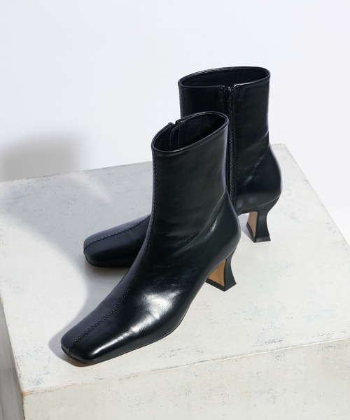 Lui's（ルイス）の「ローヒールスクエアトゥショートブーツ（ブーツ・レディース・ブラック/オフホワイト・24.5cm/23.5cm）」の3枚目の写真