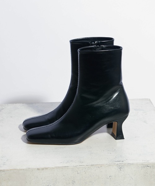 Lui's（ルイス）の「ローヒールスクエアトゥショートブーツ（ブーツ・レディース・ブラック/オフホワイト・24.5cm/23.5cm）」の5枚目の写真