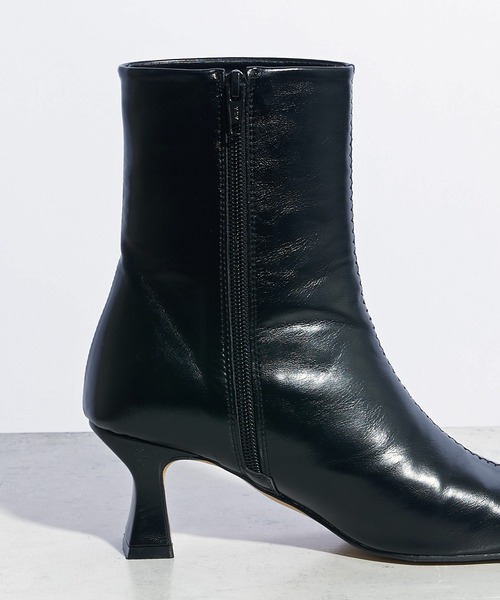 Lui's（ルイス）の「ローヒールスクエアトゥショートブーツ（ブーツ・レディース・ブラック/オフホワイト・24.5cm/23.5cm）」の8枚目の写真