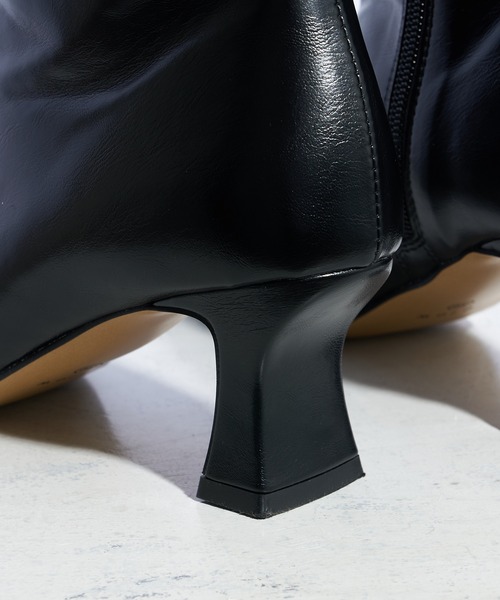 Lui's（ルイス）の「ローヒールスクエアトゥショートブーツ（ブーツ・レディース・ブラック/オフホワイト・24.5cm/23.5cm）」の9枚目の写真