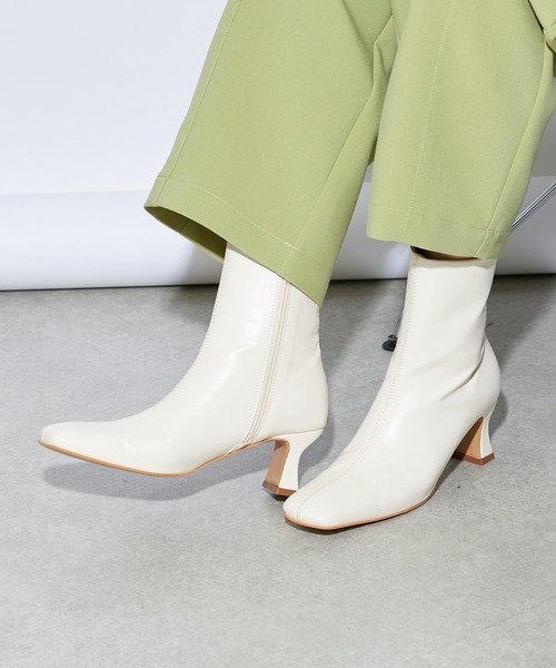 Lui's（ルイス）の「ローヒールスクエアトゥショートブーツ（ブーツ・レディース・ブラック/オフホワイト・24.5cm/23.5cm）」の15枚目の写真