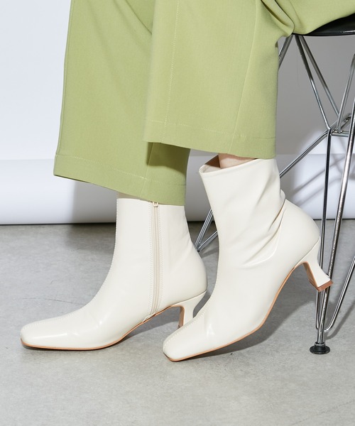 Lui's（ルイス）の「ローヒールスクエアトゥショートブーツ（ブーツ・レディース・ブラック/オフホワイト・24.5cm/23.5cm）」の16枚目の写真