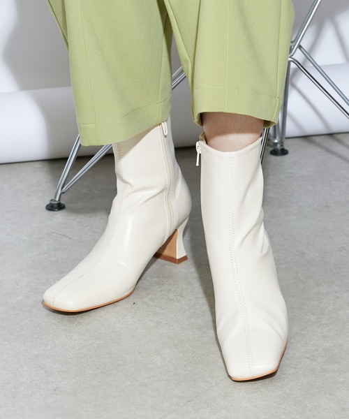 Lui's（ルイス）の「ローヒールスクエアトゥショートブーツ（ブーツ・レディース・ブラック/オフホワイト・24.5cm/23.5cm）」の17枚目の写真