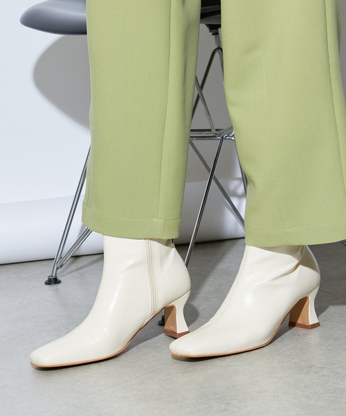 Lui's（ルイス）の「ローヒールスクエアトゥショートブーツ（ブーツ・レディース・ブラック/オフホワイト・24.5cm/23.5cm）」の18枚目の写真