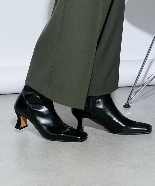 Lui's（ルイス）の「ローヒールスクエアトゥショートブーツ（ブーツ・レディース・ブラック/オフホワイト・24.5cm/23.5cm）」の10枚目の写真